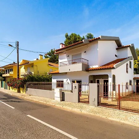 Casa de Férias Whome Tranquil Getaway In The Hills Of