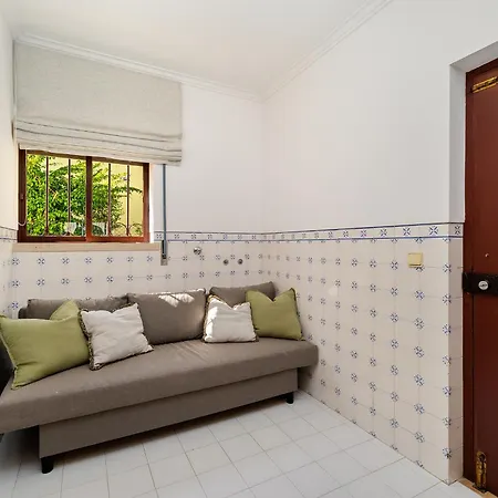 Whome Tranquil Getaway In The Hills Of *