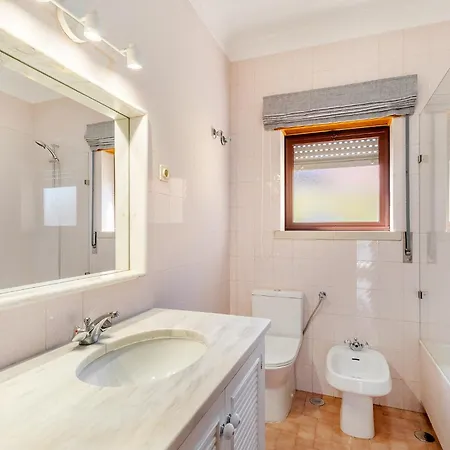 Сasa de vacaciones Whome Tranquil Getaway In The Hills Of Cascaes